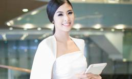 Ngọc Hân duyên dáng làm MC "Ngôi sao thiết kế Việt Nam 2013"