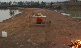 Thi thể nam công nhân nổi lềnh bềnh trên sông