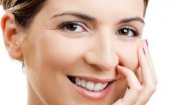 Chăm sóc vùng da quanh mắt hiệu quả cho từng độ tuổi