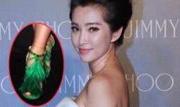 Lý Băng Băng "mất điểm" vì đi giày 'chổi phất trần' không liên quan