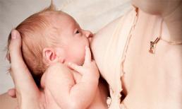 Biết mẹo khi cho con bú, mẹ có ngực đẹp