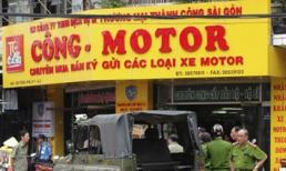 Công môtô đã buôn gian xế khủng, bao chân dài ra sao?