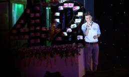 Đàm Vĩnh Hưng mừng sinh nhật bự với 42 bánh kem