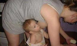 Tranh vui: Hết hồn với chị em... thời nay