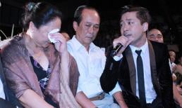 Mẹ Tuấn Hưng khóc nghẹn vì con