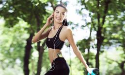 Siêu mẫu Minh Tú khoe body "mướt mắt" với đồ bó sát