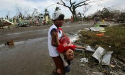 2/5 số thi thể nạn nhân sau bão ở Philippines là trẻ em