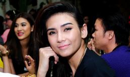 Hoàng Yến nhợt nhạt xuất hiện sau tai nạn lật xe kinh hoàng