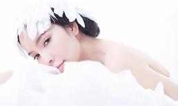 Ngọc Bích đẹp hoàn mỹ với tạo hình thiên nga