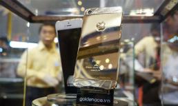 Bộ sưu tập điện thoại mạ vàng gần 2 tỷ đồng tại VN