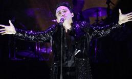 Live concert Tùng Dương: Độc đạo nhưng không độc bước