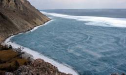 Vẻ đẹp kỳ thú của hồ nước cổ nhất thế giới