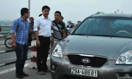 Nghi vấn dấu vết trên chiếc xe bác sĩ Tường chở xác nạn nhân