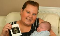 Bé sơ sinh sumo, to bằng trẻ 3 tháng tuổi