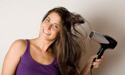 7 thói quen xấu khiến tóc khô rụng, chẻ ngọn