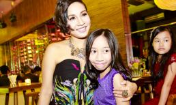 Cả nhà Mỹ Linh đi hát ủng hộ đồng bào miền Trung