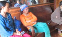 Cụ bà U70 đánh ghen kinh hoàng lột trần tình địch U60