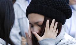 Vũ Thảo My "nghẹo ngào" khi về thăm trường cũ