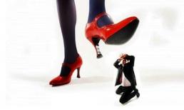 Chuyện một phụ nữ "dẫm đạp" lên đàn ông để thành đạt