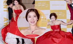 Sao nữ xứ Hàn "ê mặt" vấp ngã vì váy trên thảm đỏ sự kiện
