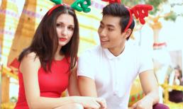 Hữu Long cùng bạn nhảy ngoại quốc tung tăng dạo phố Noel