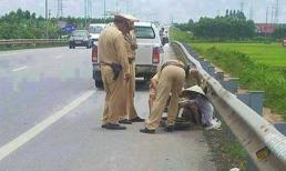 Cư dân mạng "nức lòng" vì những hành động đẹp của cảnh sát giao thông