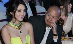 Sao nữ Cbiz bị nhìn trộm ngực lộ liễu