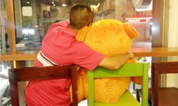 Chàng trai chở ‘gấu’ đi chơi Noel gây sốt