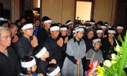 Nước mắt trong buổi cầu siêu chị Huyền tại nhà tang lễ