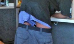 Quần tụt đại náo đường phố