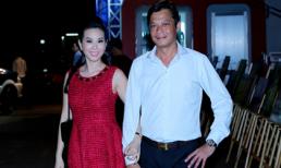 Vợ chồng hoa hậu Thu Hoài "tay trong tay" đi đấu giá