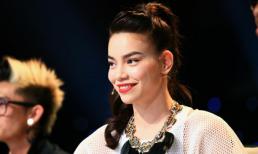 Hà Hồ trở lại đầy quyến rũ trên "ghế nóng"