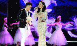 Dương Triệu Vũ "cầu hôn" Lệ Quyên trên sân khấu