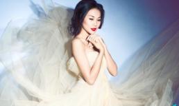 "Cô dâu" Thanh Hằng khoe vai trần gợi cảm với váy cưới