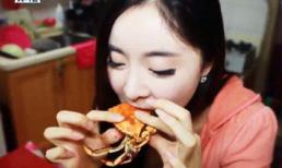 Cô nàng Hàn xinh đẹp sở hữu... "hàm răng sắt"