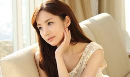 Park Min Young khoe làn da trắng mịn không tỳ vết