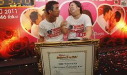 Kỷ lục nụ hôn dài hơn 58 giờ