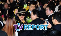 Thành Long bị vây kín bởi fans Hàn