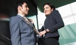 Nhân viên nam gặp "nạn" vì sếp nữ quá... mê trai