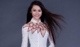 Á hậu Linh Chi đẹp rạng ngời trong tà áo dài