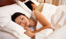 Bi hài vợ chồng “yêu” nhau như ăn vụng