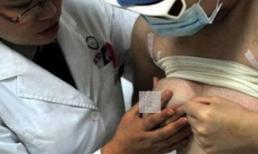 Bị chồng đánh, ngực từ một biến thành hai