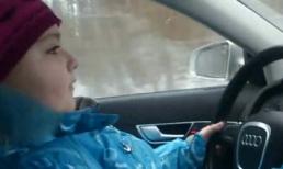 Bé gái 8 tuổi lái xe Audi 100 km/h