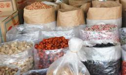 Hàng loạt món ăn vặt được ưa thích dính chất độc gây teo não