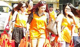 Á hậu Mrs.World Thu Hương mang Tết đến với trẻ em 
