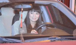 Nghệ sĩ Thái Bảo tự lái xe đi mua sắm