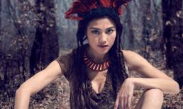 Châu Tú Na "nhem nhuốc" khoe lưng trần sexy trong rừng sâu