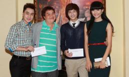 "Kim Bum" Việt Nam tươi tắn đi dự tiệc cuối năm