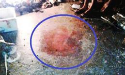 Đã rõ nguyên nhân "máu" rỉ từ nền xi măng