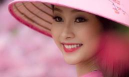 Hoa hậu Thu Thảo tràn trề sắc xuân